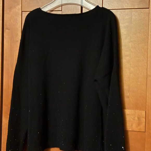 In Cashmere Sz L 100% Cashmere Black Sweater with Decoritive Sparklng accents - Picture 12 of 12